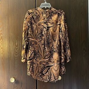 Richard Allen long sleeved black and clay colored long top. Size 4.